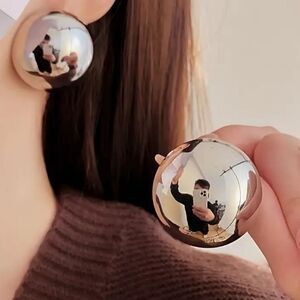 Fashionable Round Metal Stud Earrings Silvery Minimalist Style